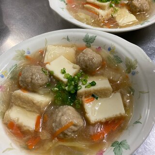 冷凍肉団子と春雨のスープ